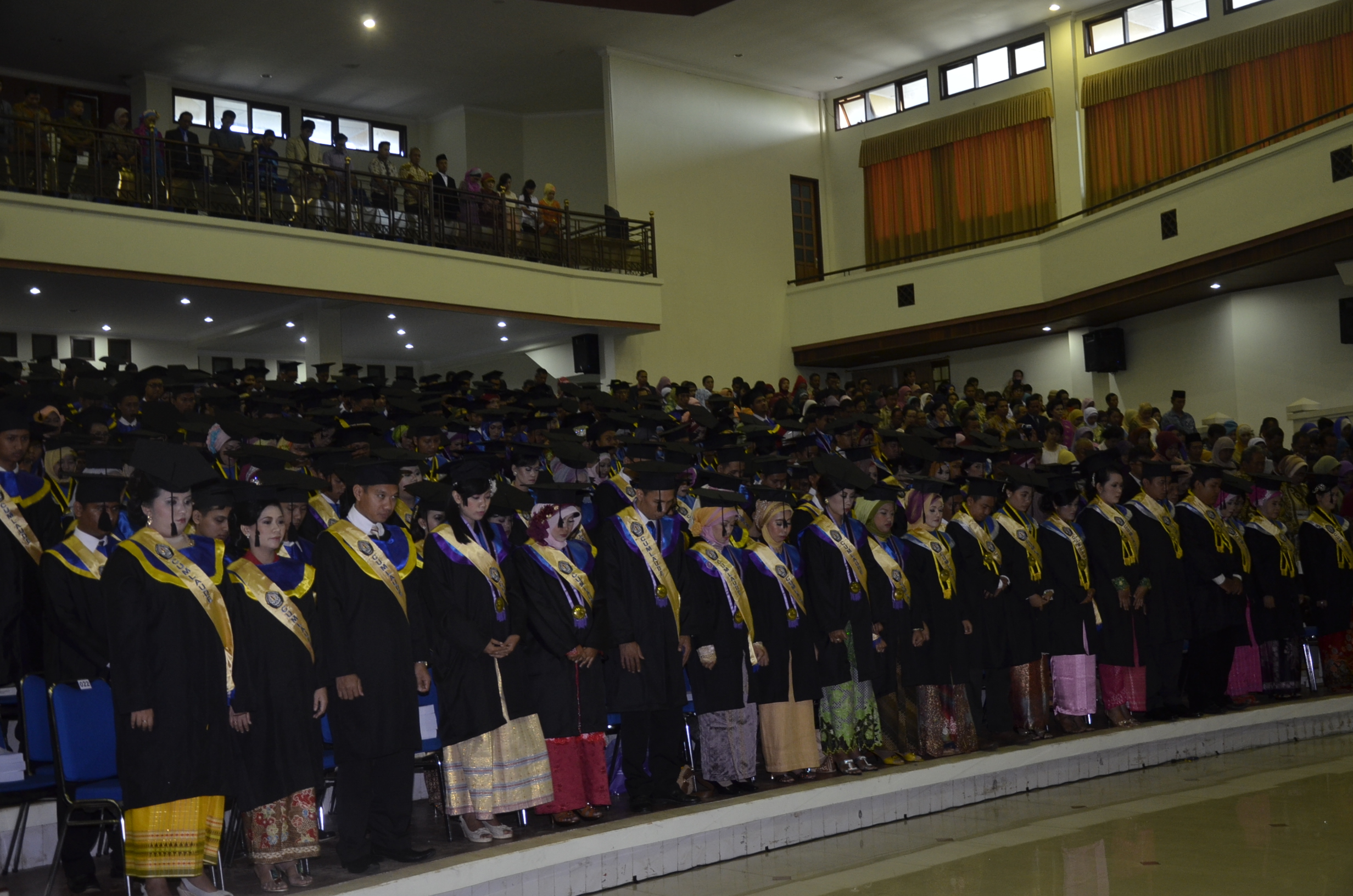 Pelaksanaan Wisuda Ke-145 Undip Periode Januari 2017